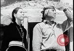 Standbild Native American Indian verlässt Reservierung für Internat United States USA, 1941, aus Sekunde 51 historischem Filmmaterial Videoclip 65675078232