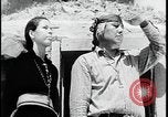 Standbild Native American Indian verlässt Reservierung für Internat United States USA, 1941, aus Sekunde 53 historischem Filmmaterial Videoclip 65675078232
