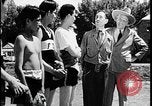Standbild Native American Indian Jugend Schule körperliche Untersuchung United States USA, 1941, aus Sekunde 31 historischem Filmmaterial Videoclip 65675078233