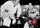 Standbild Arzt und Patient TB an sanitorium United States USA, 1941, aus Sekunde 3 historischem Filmmaterial Videoclip 65675078236