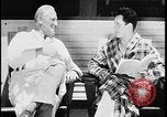 Standbild Arzt und Patient TB an sanitorium United States USA, 1941, aus Sekunde 6 historischem Filmmaterial Videoclip 65675078236