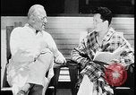 Standbild Arzt und Patient TB an sanitorium United States USA, 1941, aus Sekunde 8 historischem Filmmaterial Videoclip 65675078236