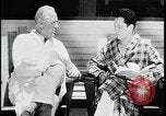 Standbild Arzt und Patient TB an sanitorium United States USA, 1941, aus Sekunde 10 historischem Filmmaterial Videoclip 65675078236