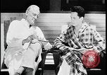 Standbild Arzt und Patient TB an sanitorium United States USA, 1941, aus Sekunde 22 historischem Filmmaterial Videoclip 65675078236