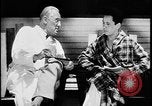 Standbild Arzt und Patient TB an sanitorium United States USA, 1941, aus Sekunde 35 historischem Filmmaterial Videoclip 65675078236