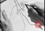 Standbild Arzt und Patient TB an sanitorium United States USA, 1941, aus Sekunde 47 historischem Filmmaterial Videoclip 65675078236
