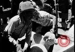 Standbild Indianer dip Schafe in chemischen Bad United States USA, 1941, aus Sekunde 19 historischem Filmmaterial Videoclip 65675078237