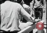 Standbild Indianer dip Schafe in chemischen Bad United States USA, 1941, aus Sekunde 25 historischem Filmmaterial Videoclip 65675078237