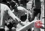 Standbild Indianer dip Schafe in chemischen Bad United States USA, 1941, aus Sekunde 26 historischem Filmmaterial Videoclip 65675078237