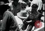 Standbild Indianer dip Schafe in chemischen Bad United States USA, 1941, aus Sekunde 35 historischem Filmmaterial Videoclip 65675078237