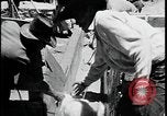 Standbild Indianer dip Schafe in chemischen Bad United States USA, 1941, aus Sekunde 47 historischem Filmmaterial Videoclip 65675078237