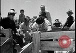 Standbild Indianer dip Schafe in chemischen Bad United States USA, 1941, aus Sekunde 61 historischem Filmmaterial Videoclip 65675078237