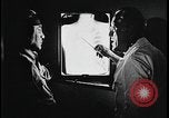 Immagine di Nativi indiani americani controllati per la tubercolosi United States USA, 1941, secondo 61 filmato di repertorio 65675078238