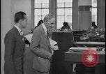 Standbild Henry Ford Edsel Ford und Dearborn Michigan USA, 1932, aus Sekunde 26 historischem Filmmaterial Videoclip 65675078266