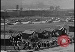 Standbild UAW-Mitglieder stimmen auf den ersten Vertrag mit der Ford Motor Company Dearborn Michigan USA, 1941, aus Sekunde 4 historischem Filmmaterial Videoclip 65675078267