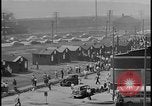 Standbild UAW-Mitglieder stimmen auf den ersten Vertrag mit der Ford Motor Company Dearborn Michigan USA, 1941, aus Sekunde 13 historischem Filmmaterial Videoclip 65675078267