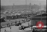 Standbild UAW-Mitglieder stimmen auf den ersten Vertrag mit der Ford Motor Company Dearborn Michigan USA, 1941, aus Sekunde 14 historischem Filmmaterial Videoclip 65675078267