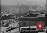 Standbild UAW-Mitglieder stimmen auf den ersten Vertrag mit der Ford Motor Company Dearborn Michigan USA, 1941, aus Sekunde 17 historischem Filmmaterial Videoclip 65675078267