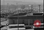 Standbild UAW-Mitglieder stimmen auf den ersten Vertrag mit der Ford Motor Company Dearborn Michigan USA, 1941, aus Sekunde 20 historischem Filmmaterial Videoclip 65675078267