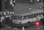 Standbild UAW-Mitglieder stimmen auf den ersten Vertrag mit der Ford Motor Company Dearborn Michigan USA, 1941, aus Sekunde 39 historischem Filmmaterial Videoclip 65675078267