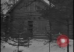 Image La direction de Ford et les amis de Harry Bennett s'ébattre dans la neige Tawas Michigan USA, 1934, de la seconde 5 séquences d'archives historiques vidéo 65675078270