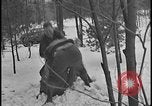 Image La direction de Ford et les amis de Harry Bennett s'ébattre dans la neige Tawas Michigan USA, 1934, de la seconde 12 séquences d'archives historiques vidéo 65675078270