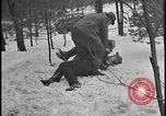 Image La direction de Ford et les amis de Harry Bennett s'ébattre dans la neige Tawas Michigan USA, 1934, de la seconde 18 séquences d'archives historiques vidéo 65675078270