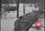 Image La direction de Ford et les amis de Harry Bennett s'ébattre dans la neige Tawas Michigan USA, 1934, de la seconde 26 séquences d'archives historiques vidéo 65675078270