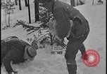 Image La direction de Ford et les amis de Harry Bennett s'ébattre dans la neige Tawas Michigan USA, 1934, de la seconde 41 séquences d'archives historiques vidéo 65675078270