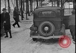 Image La direction de Ford et les amis de Harry Bennett s'ébattre dans la neige Tawas Michigan USA, 1934, de la seconde 49 séquences d'archives historiques vidéo 65675078270