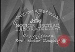 Immagine di Visitatori bordo di autobus per iniziare il tour di Ford Motor Company Rouge Piante Dearborn Michigan USA, 1928, secondo 23 filmato di repertorio 65675078274