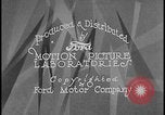 Immagine di Visitatori bordo di autobus per iniziare il tour di Ford Motor Company Rouge Piante Dearborn Michigan USA, 1928, secondo 24 filmato di repertorio 65675078274