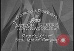 Immagine di Visitatori bordo di autobus per iniziare il tour di Ford Motor Company Rouge Piante Dearborn Michigan USA, 1928, secondo 27 filmato di repertorio 65675078274