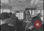 Immagine di Viste della Ford Rouge piante da all'interno di un bus turistico Dearborn Michigan USA, 1928, secondo 18 filmato di repertorio 65675078276