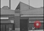 Immagine di Viste della Ford Rouge piante da all'interno di un bus turistico Dearborn Michigan USA, 1928, secondo 39 filmato di repertorio 65675078276