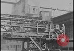 Image Production de coke et de l'engrais à l'usine Ford de Rouge Dearborn Michigan USA, 1928, de la seconde 23 séquences d'archives historiques vidéo 65675078278