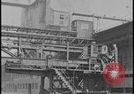 Image Production de coke et de l'engrais à l'usine Ford de Rouge Dearborn Michigan USA, 1928, de la seconde 24 séquences d'archives historiques vidéo 65675078278