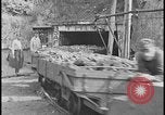 Image Ford Motor Company mine de charbon dans le Kentucky Dearborn Michigan USA, 1928, de la seconde 20 séquences d'archives historiques vidéo 65675078279