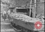 Image Ford Motor Company mine de charbon dans le Kentucky Dearborn Michigan USA, 1928, de la seconde 22 séquences d'archives historiques vidéo 65675078279