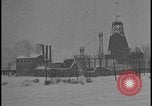 Image Ford Motor Company mine de minerai de fer dans la neige de l'hiver Dearborn Michigan USA, 1928, de la seconde 3 séquences d'archives historiques vidéo 65675078280