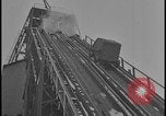 Image Ford Motor Company mine de minerai de fer dans la neige de l'hiver Dearborn Michigan USA, 1928, de la seconde 10 séquences d'archives historiques vidéo 65675078280