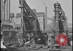 Image Ford Motor Company mine de minerai de fer dans la neige de l'hiver Dearborn Michigan USA, 1928, de la seconde 39 séquences d'archives historiques vidéo 65675078280
