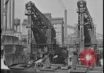 Image Ford Motor Company mine de minerai de fer dans la neige de l'hiver Dearborn Michigan USA, 1928, de la seconde 40 séquences d'archives historiques vidéo 65675078280