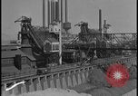 Image Ford Motor Company mine de minerai de fer dans la neige de l'hiver Dearborn Michigan USA, 1928, de la seconde 55 séquences d'archives historiques vidéo 65675078280