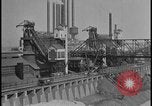 Image Ford Motor Company mine de minerai de fer dans la neige de l'hiver Dearborn Michigan USA, 1928, de la seconde 57 séquences d'archives historiques vidéo 65675078280