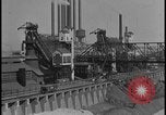 Image Ford Motor Company mine de minerai de fer dans la neige de l'hiver Dearborn Michigan USA, 1928, de la seconde 58 séquences d'archives historiques vidéo 65675078280