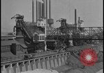 Image Ford Motor Company mine de minerai de fer dans la neige de l'hiver Dearborn Michigan USA, 1928, de la seconde 60 séquences d'archives historiques vidéo 65675078280