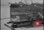 Standbild Ford Recycling von Stahl und Eisen Schiffe Dearborn Michigan USA, 1928, aus Sekunde 30 historischem Filmmaterial Videoclip 65675078284