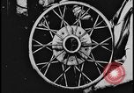 Image spoke wheel assembly Dearborn Michigan USA, 1928, de la seconde 13 séquences d'archives historiques vidéo 65675078291
