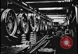 Image spoke wheel assembly Dearborn Michigan USA, 1928, de la seconde 17 séquences d'archives historiques vidéo 65675078291